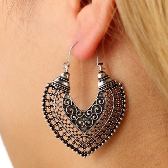 Jewelry - Earrings